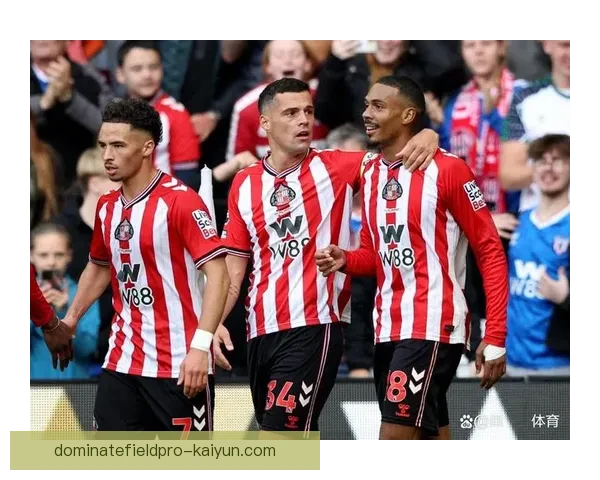 泰勒·哈伍德-贝利斯在英超赛季中表现亮眼，助力球队稳步提升积分榜排名。