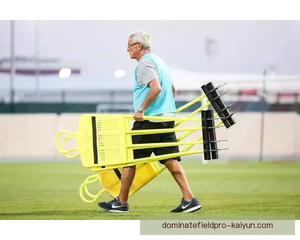 里皮执教理念持续受关注，著名战术大师展现出色的足球智慧与团队管理能力